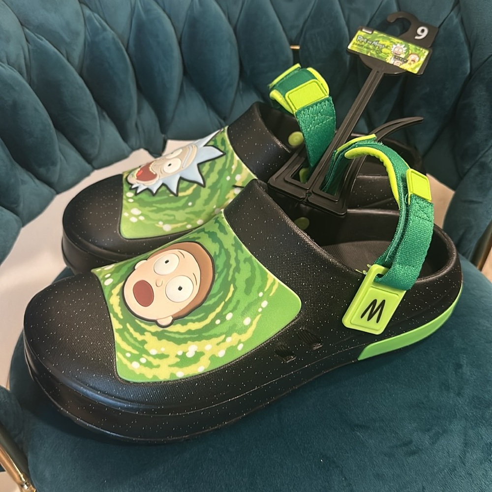 Rick and Morty Crocs with Strap - Size 9 - Picture 3 of 6